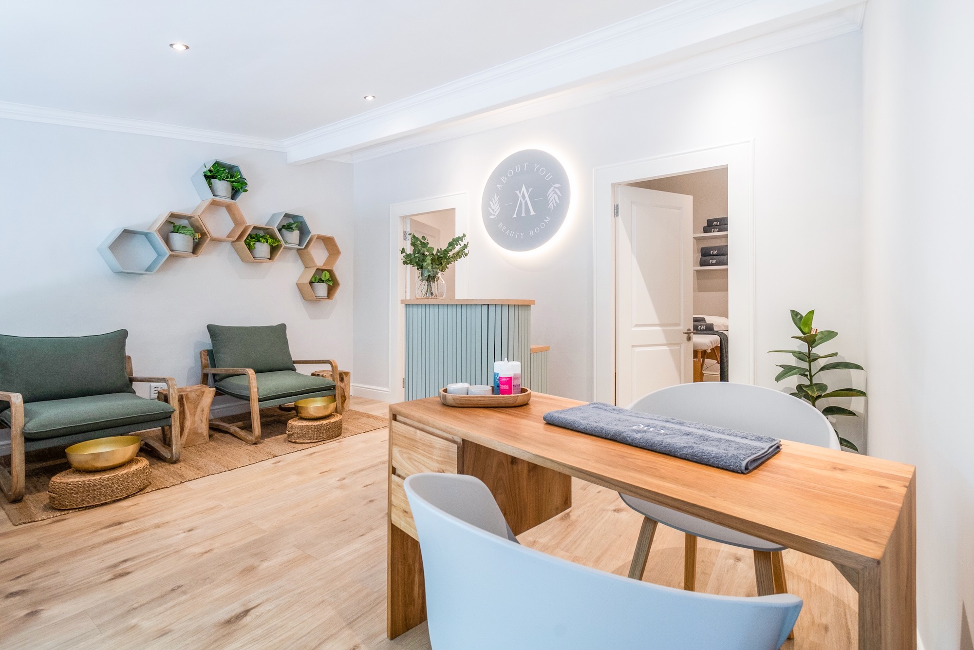 About You Beauty Room Interior